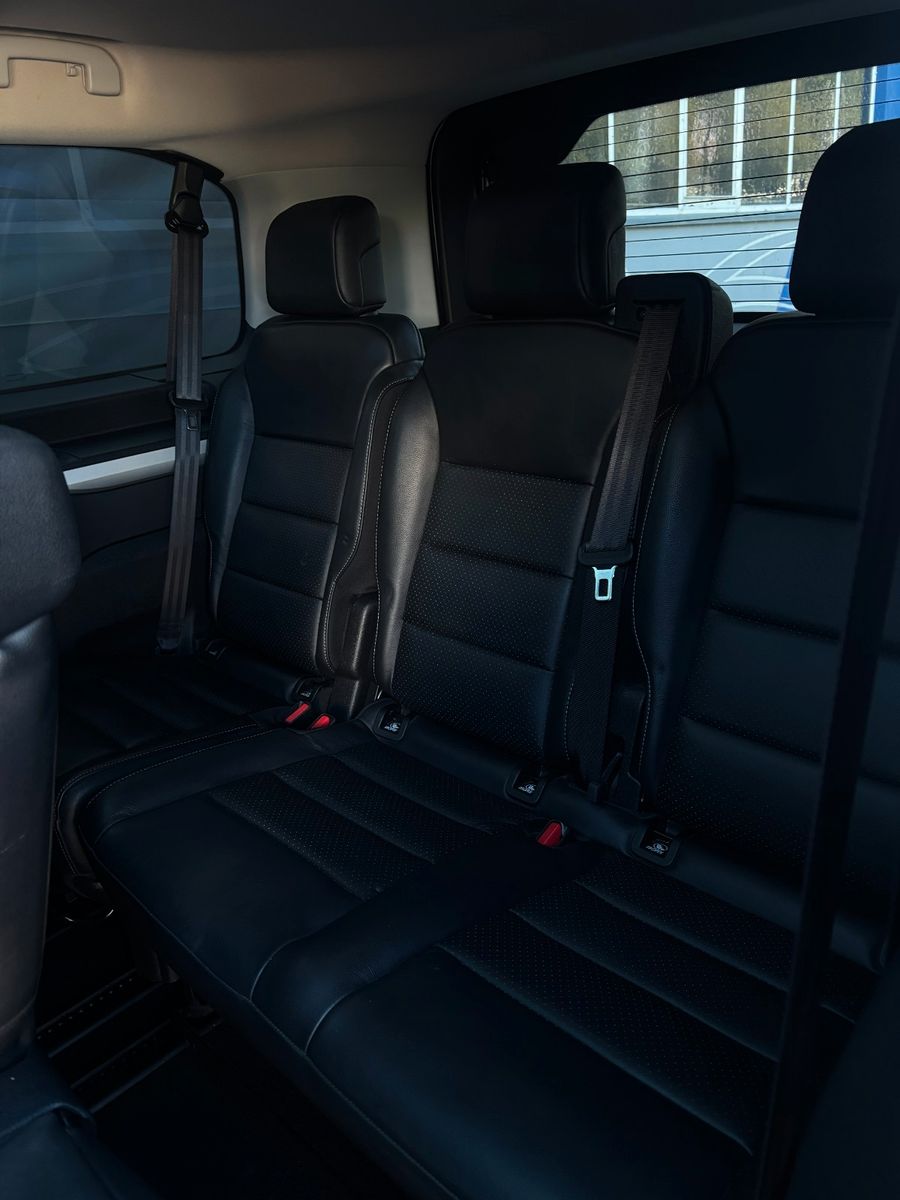 Fahrzeugabbildung Opel Zafira Life Innovation M 8 Sitzer