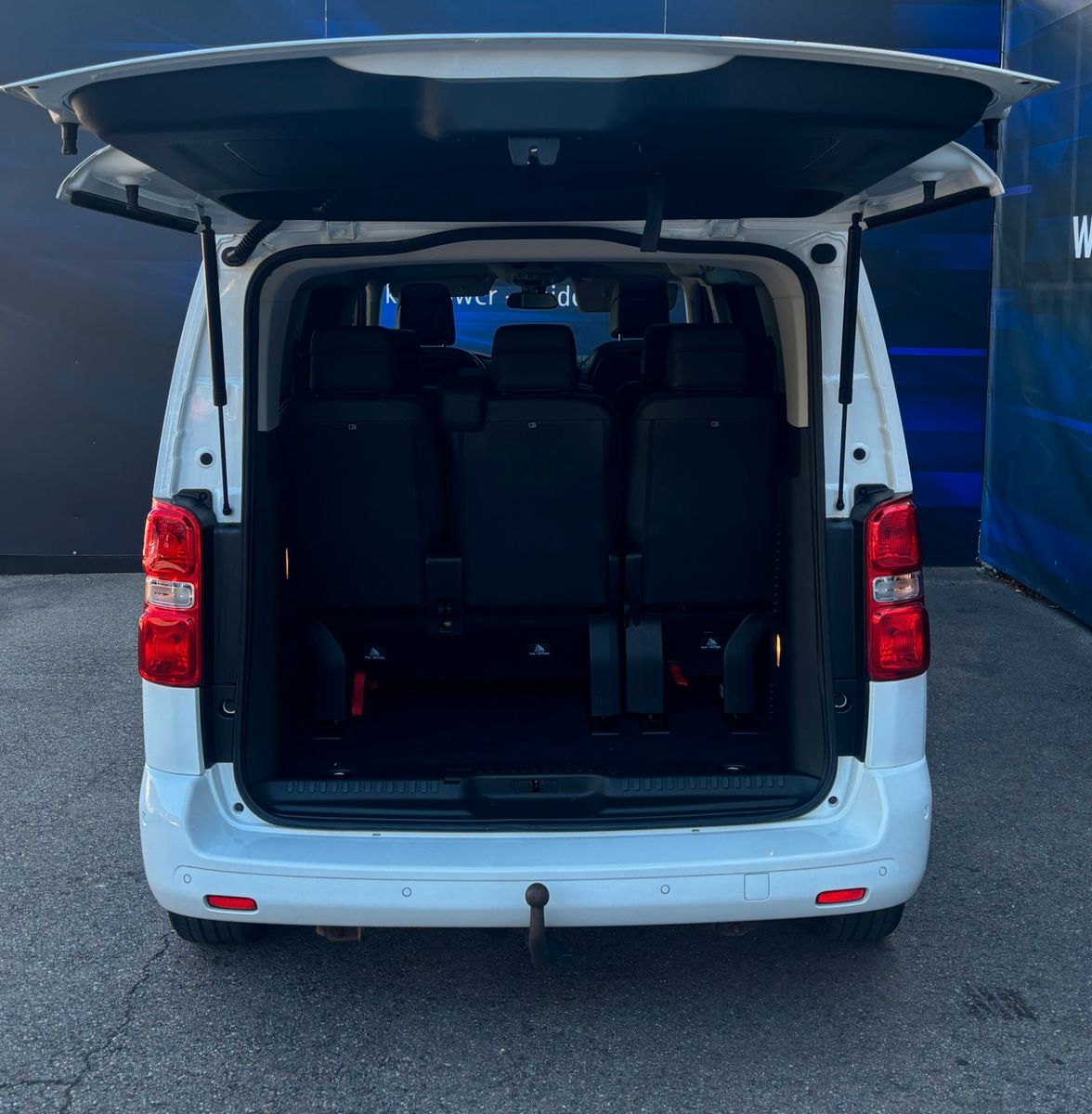 Fahrzeugabbildung Opel Zafira Life Innovation M 8 Sitzer
