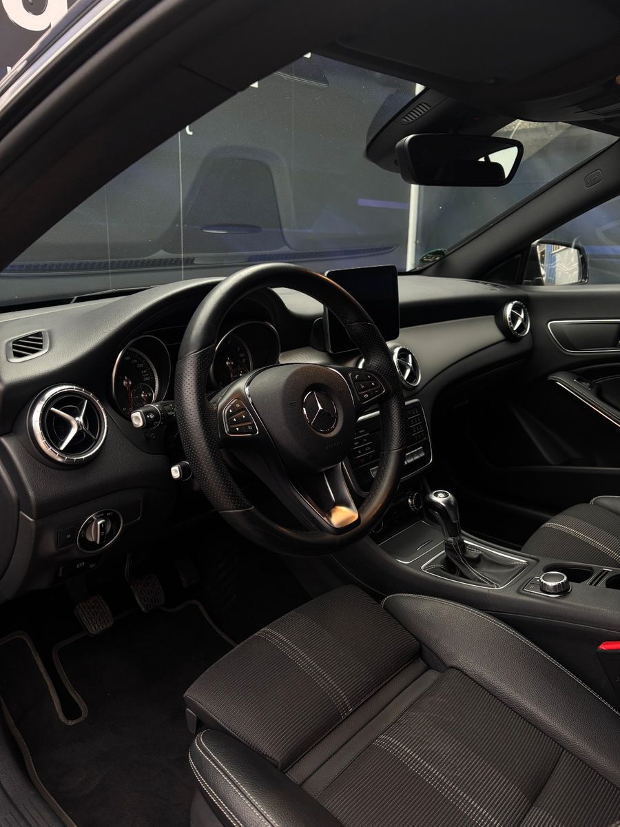 Fahrzeugabbildung Mercedes-Benz CLA Shooting Brake CLA 180