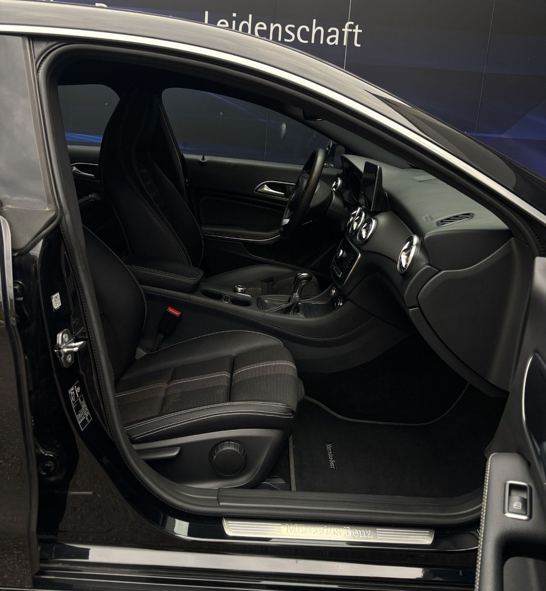 Fahrzeugabbildung Mercedes-Benz CLA Shooting Brake CLA 180