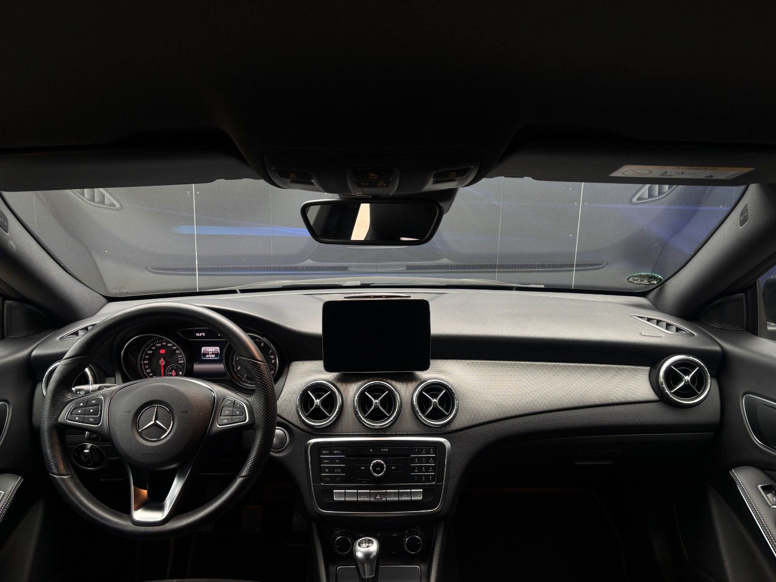 Fahrzeugabbildung Mercedes-Benz CLA Shooting Brake CLA 180