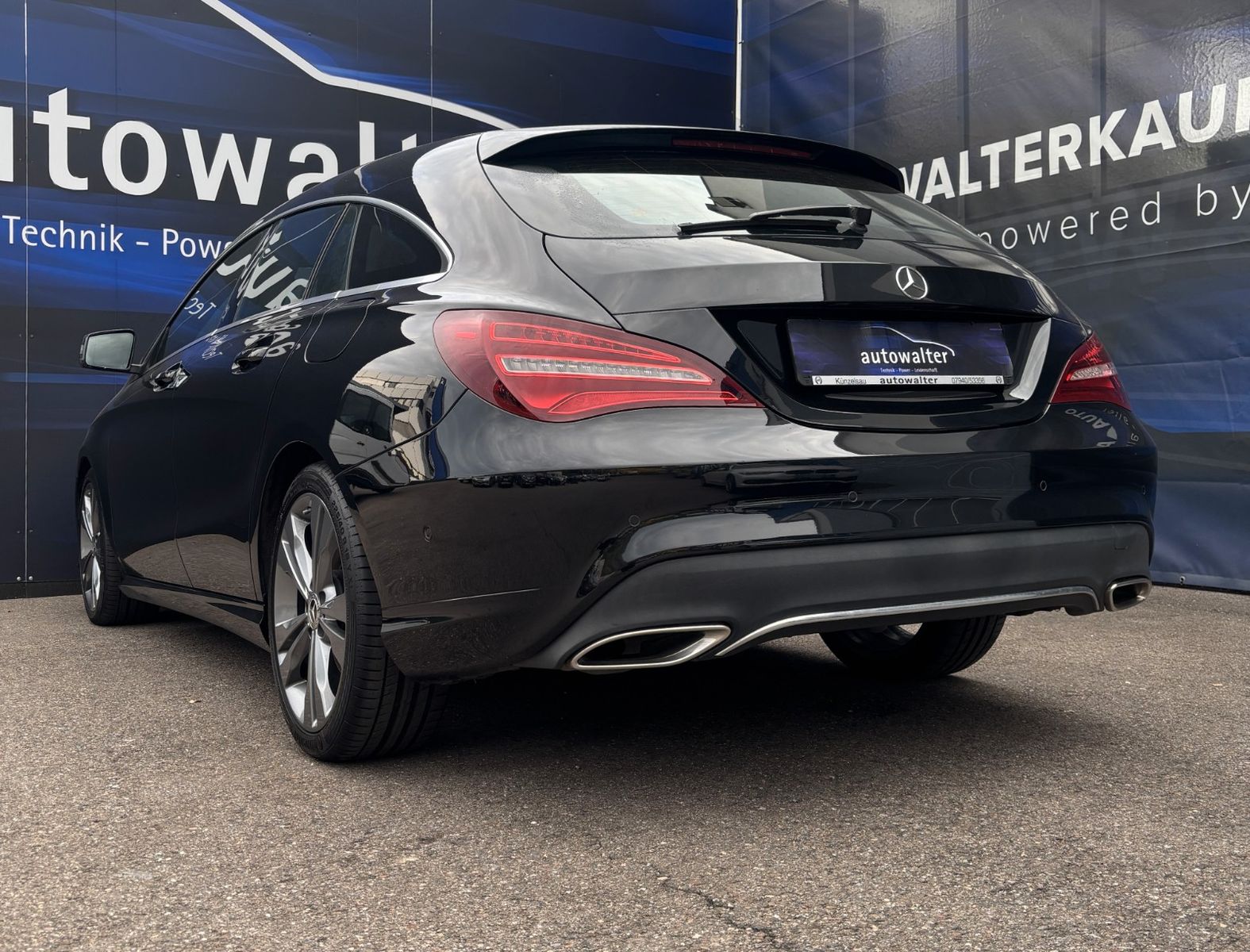 Fahrzeugabbildung Mercedes-Benz CLA Shooting Brake CLA 180