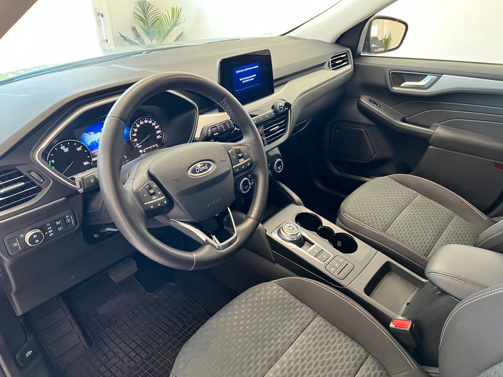 Fahrzeugabbildung Ford Kuga Plug-In Hybrid Cool & Connect*1.Hand*