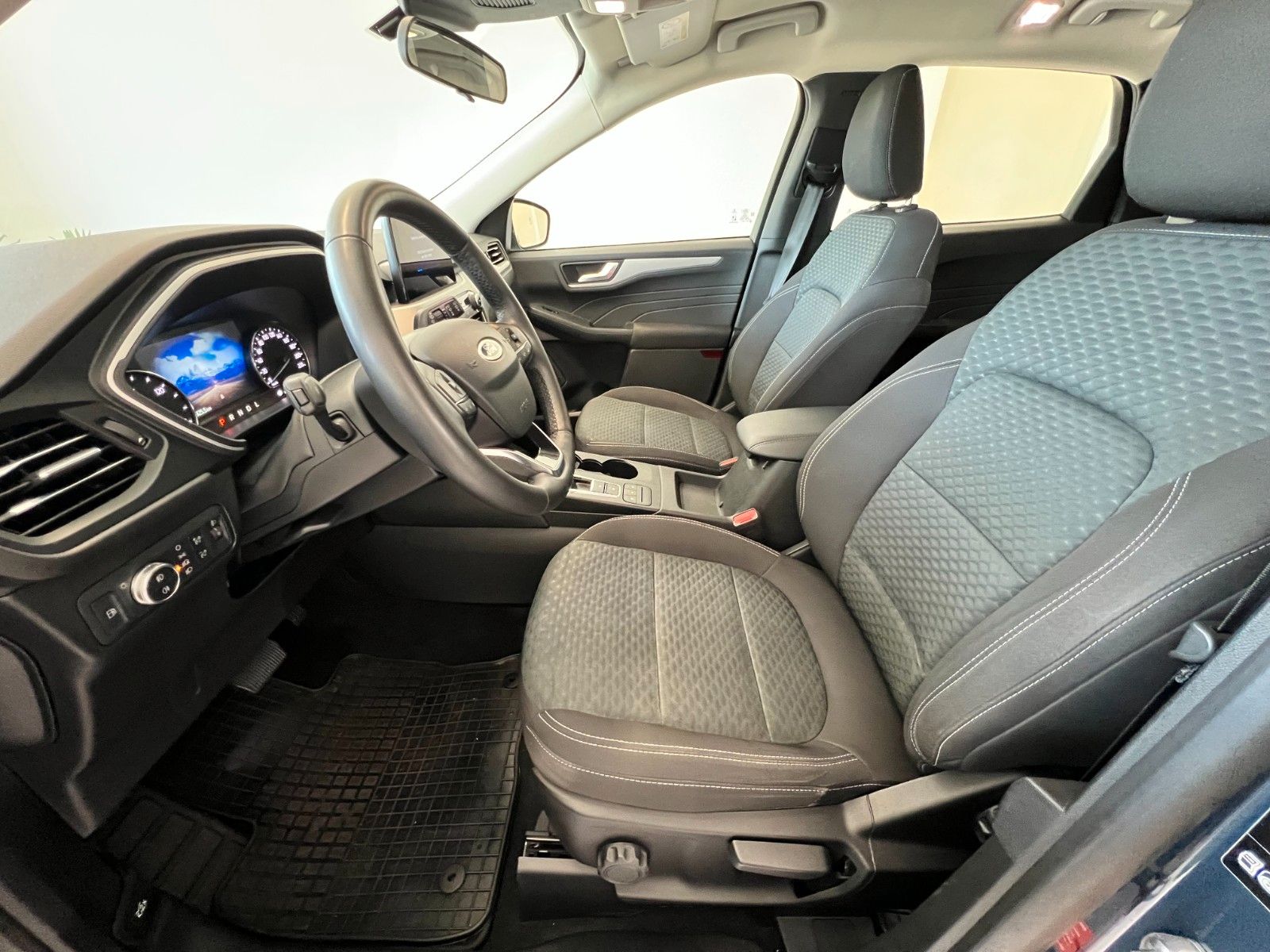 Fahrzeugabbildung Ford Kuga Plug-In Hybrid Cool & Connect*1.Hand*