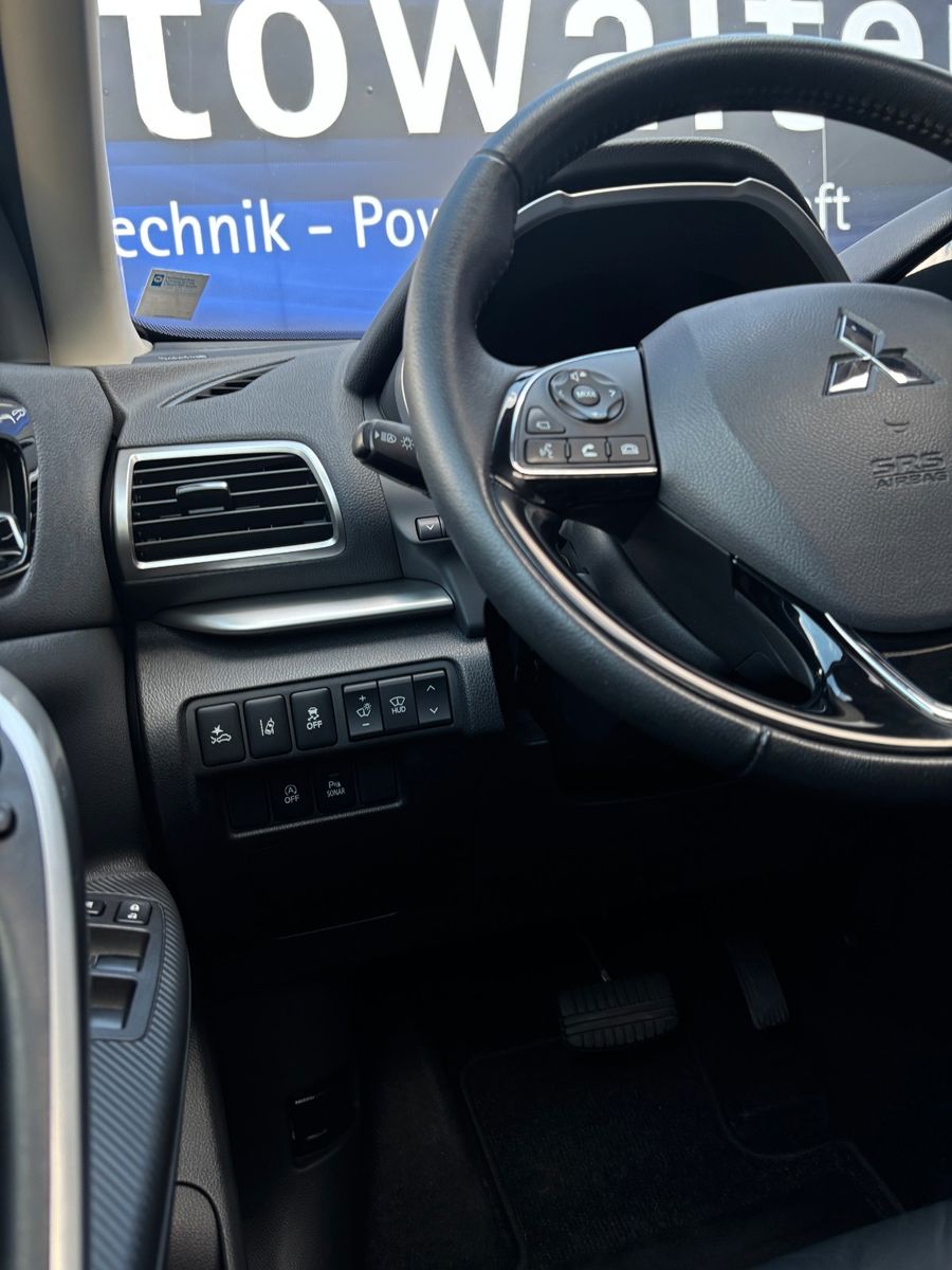 Fahrzeugabbildung Mitsubishi Eclipse Cross Top 4WD