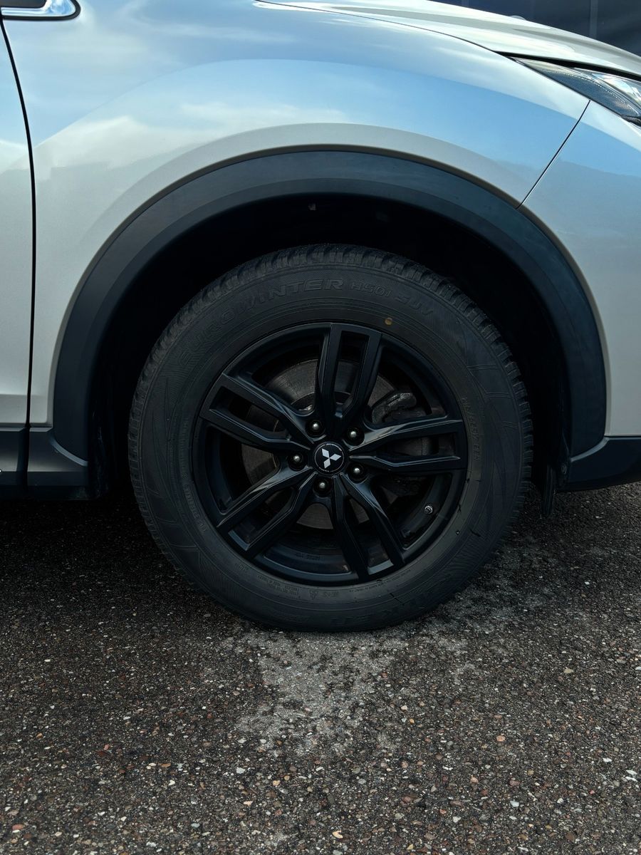 Fahrzeugabbildung Mitsubishi Eclipse Cross Top 4WD
