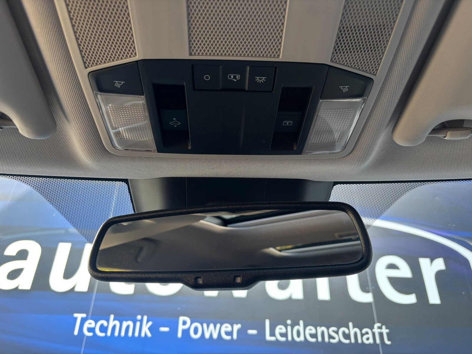 Fahrzeugabbildung Mitsubishi Eclipse Cross Top 4WD