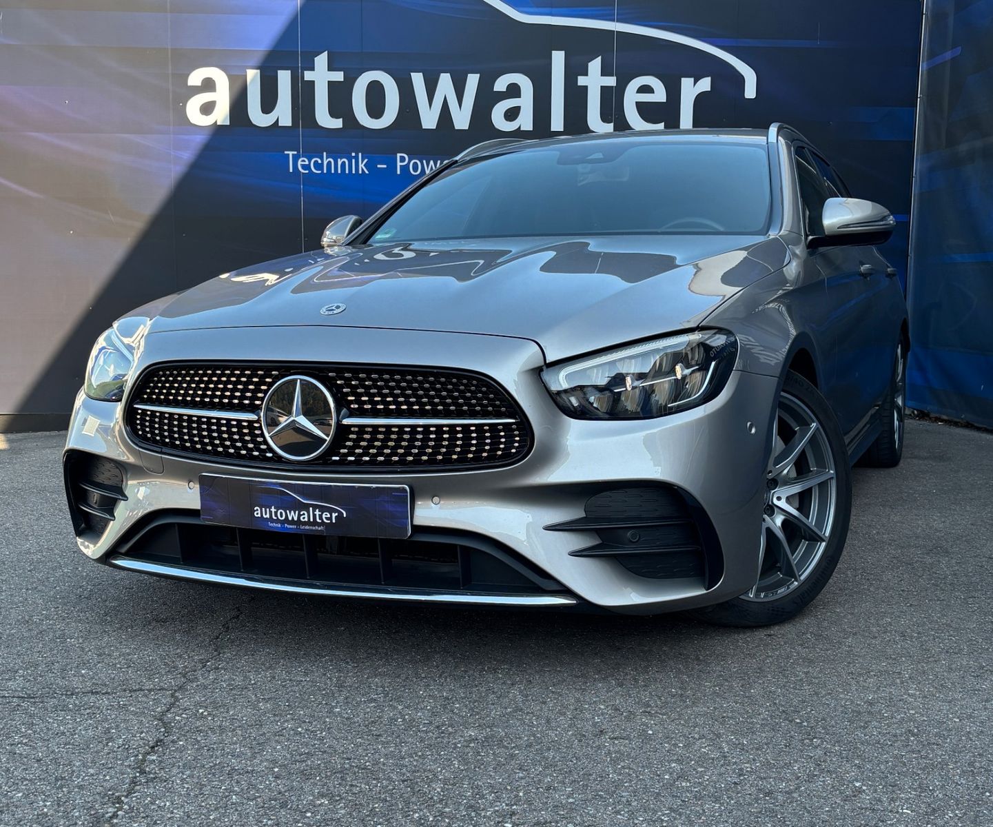 Mercedes-Benz E 220  T-Modell AMG Line