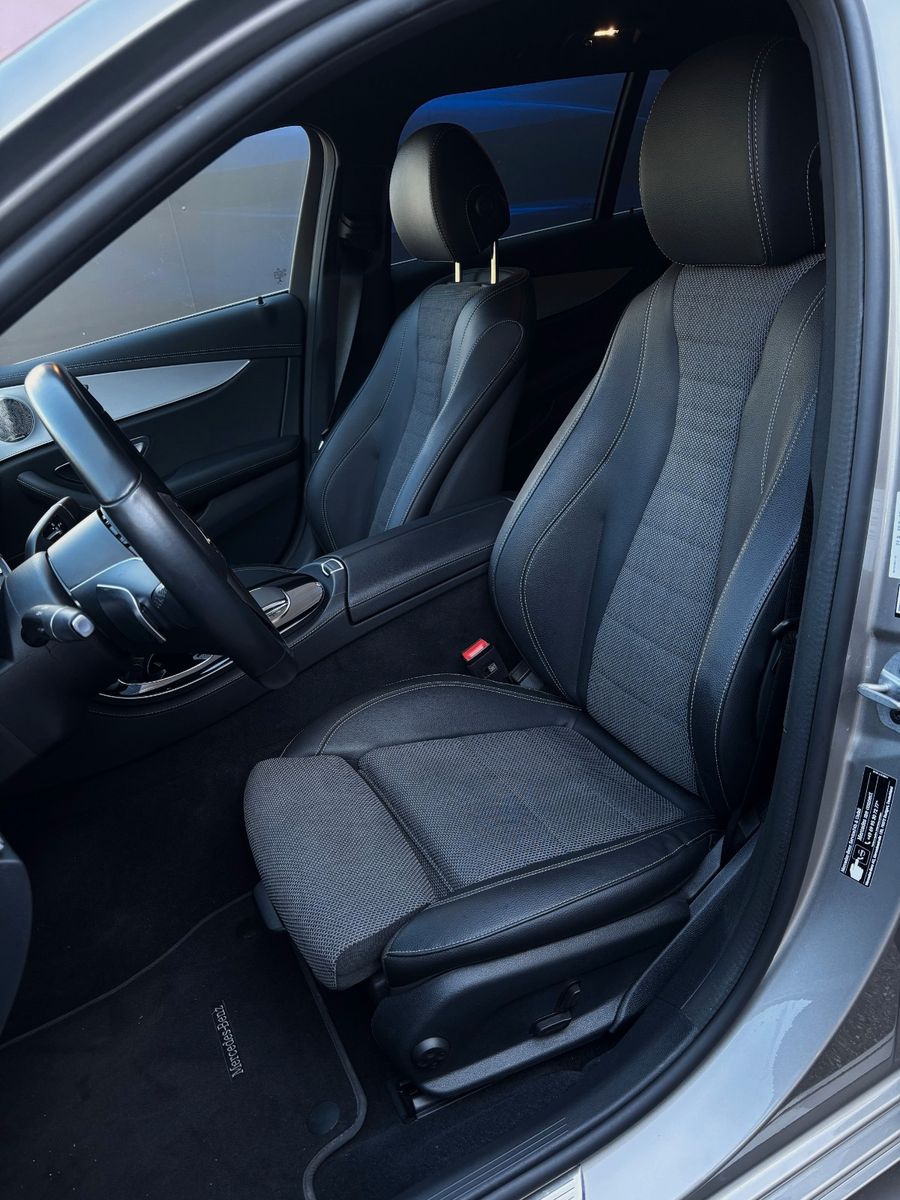 Fahrzeugabbildung Mercedes-Benz E 220  T-Modell AMG Line