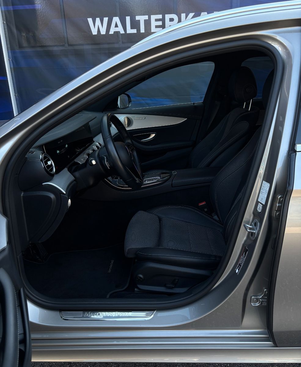 Fahrzeugabbildung Mercedes-Benz E 220  T-Modell AMG Line