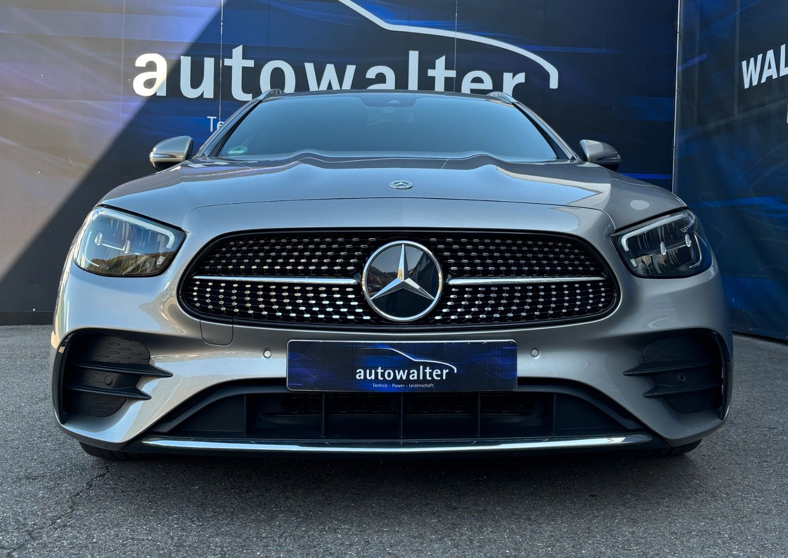 Fahrzeugabbildung Mercedes-Benz E 220  T-Modell AMG Line
