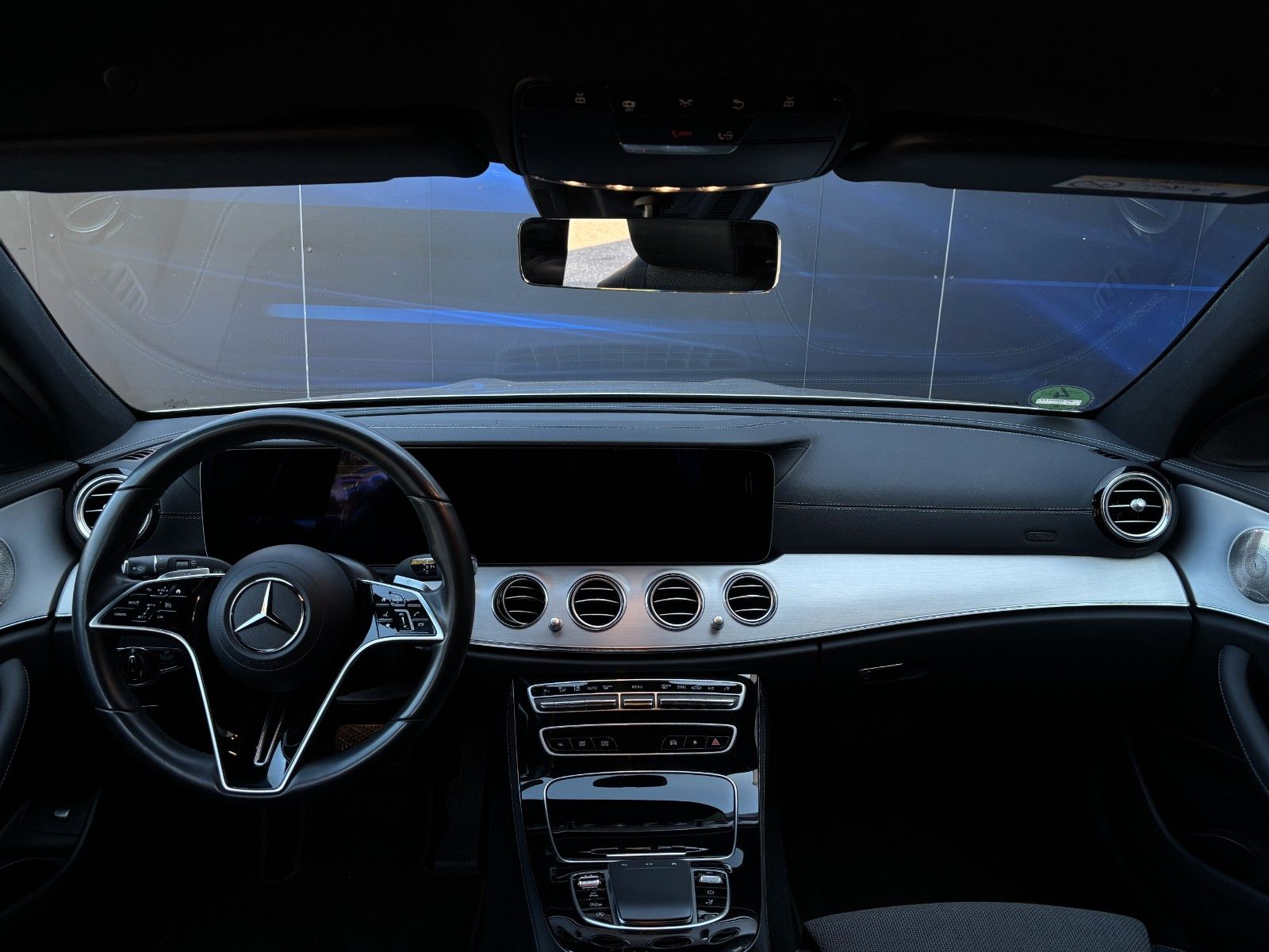 Fahrzeugabbildung Mercedes-Benz E 220  T-Modell AMG Line