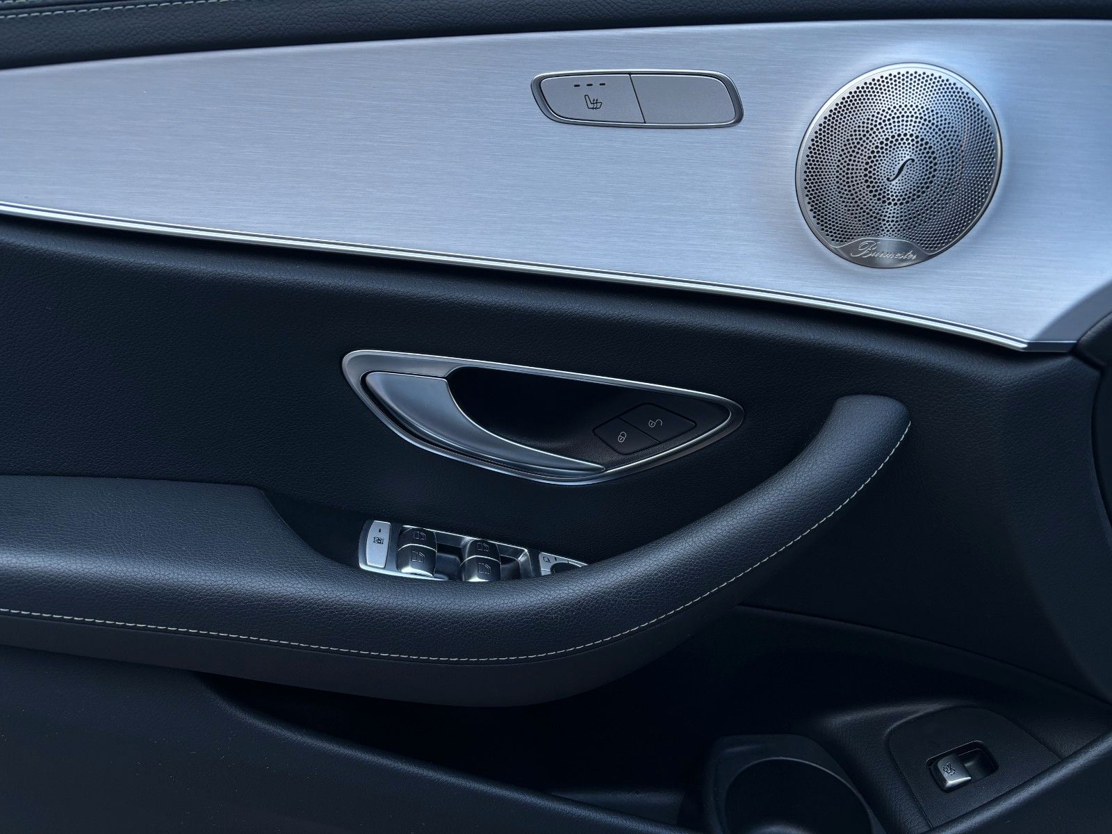 Fahrzeugabbildung Mercedes-Benz E 220  T-Modell AMG Line