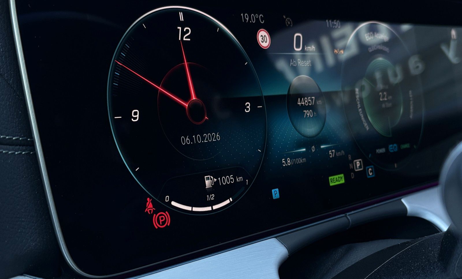 Fahrzeugabbildung Mercedes-Benz E 220  T-Modell AMG Line