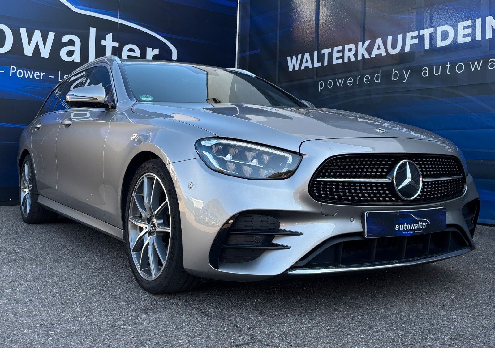 Fahrzeugabbildung Mercedes-Benz E 220  T-Modell AMG Line