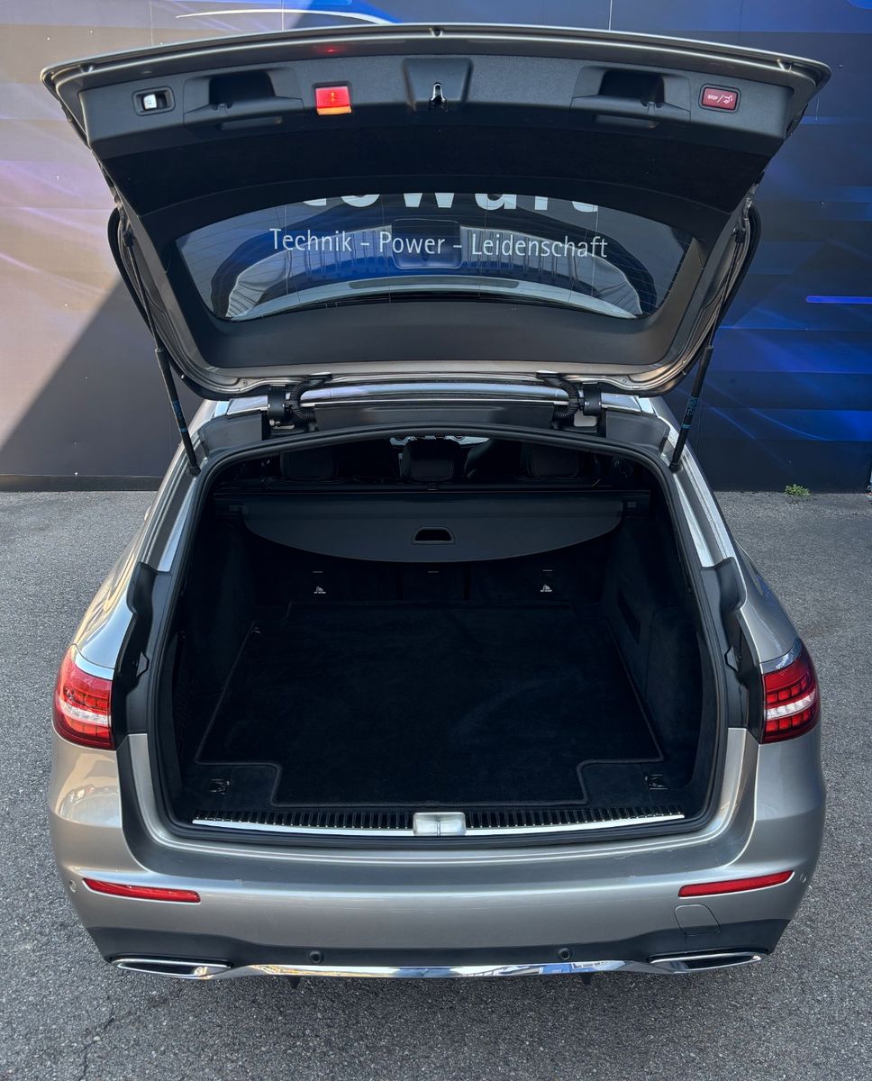 Fahrzeugabbildung Mercedes-Benz E 220  T-Modell AMG Line