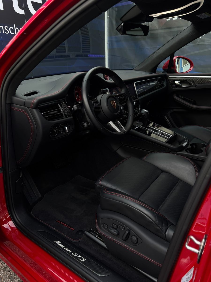 Fahrzeugabbildung Porsche Macan GTS-Pano-AHK schwenk-Carbon-Standheizung