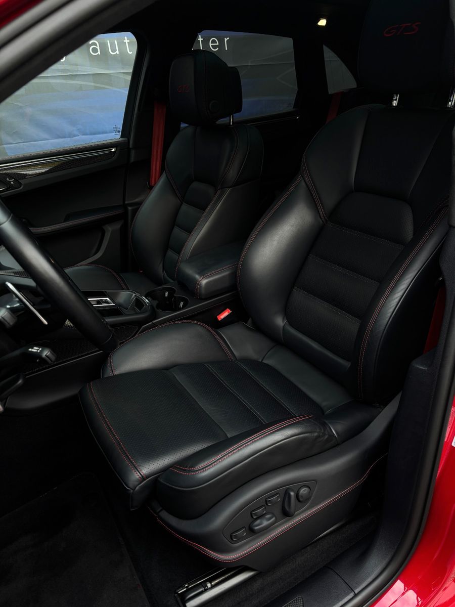Fahrzeugabbildung Porsche Macan GTS-Pano-AHK schwenk-Carbon-Standheizung
