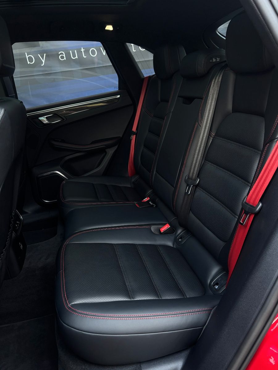Fahrzeugabbildung Porsche Macan GTS-Pano-AHK schwenk-Carbon-Standheizung