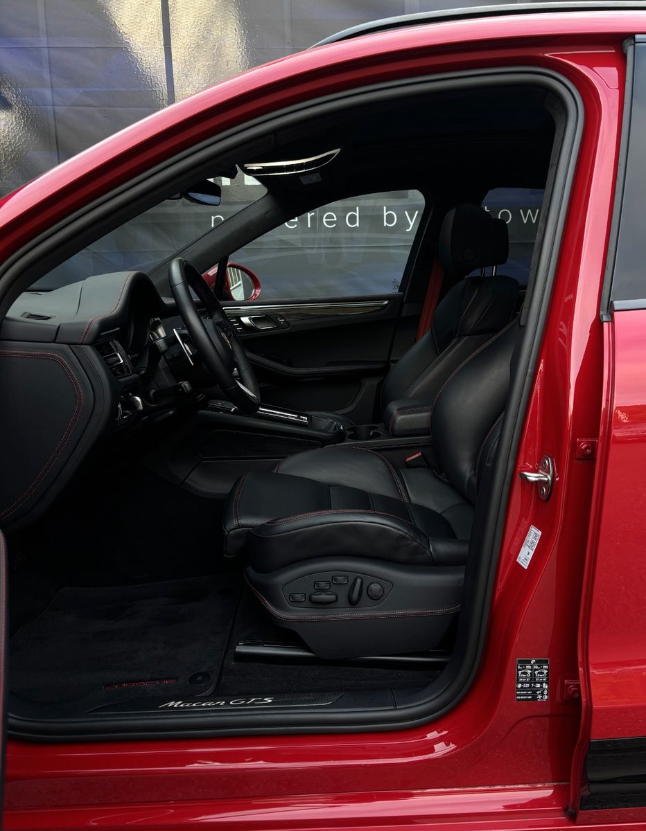 Fahrzeugabbildung Porsche Macan GTS-Pano-AHK schwenk-Carbon-Standheizung