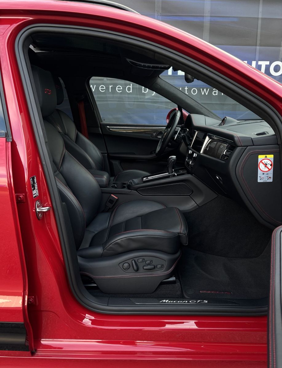 Fahrzeugabbildung Porsche Macan GTS-Pano-AHK schwenk-Carbon-Standheizung