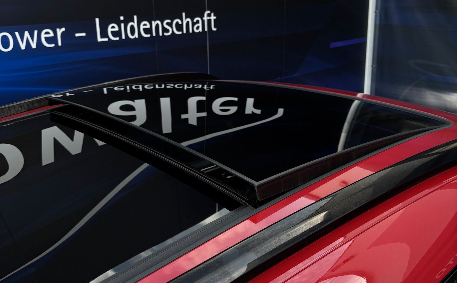 Fahrzeugabbildung Porsche Macan GTS-Pano-AHK schwenk-Carbon-Standheizung
