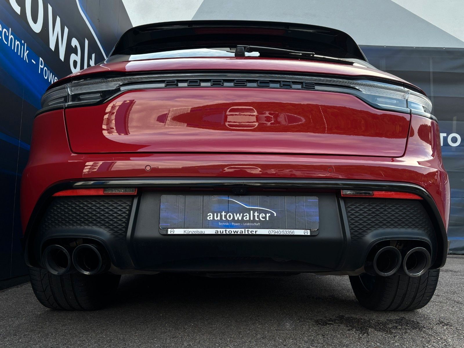 Fahrzeugabbildung Porsche Macan GTS-Pano-AHK schwenk-Carbon-Standheizung