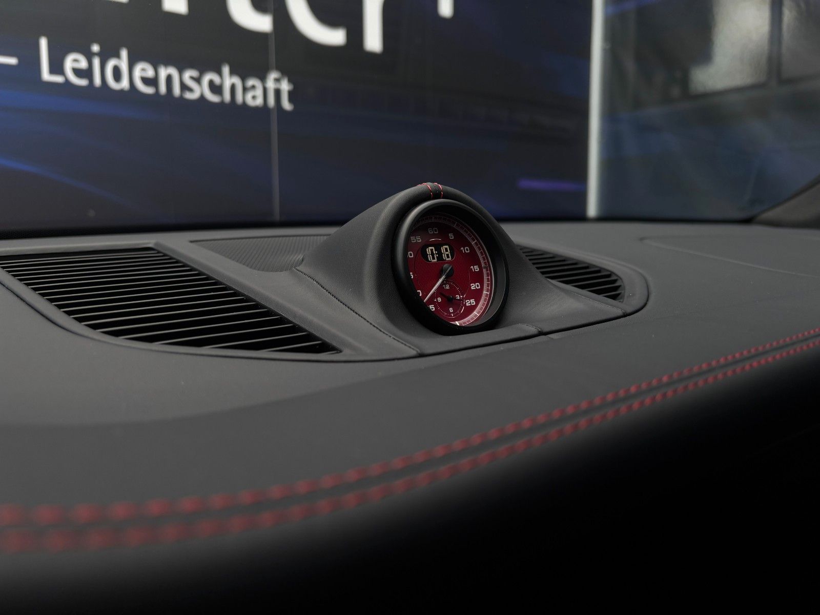 Fahrzeugabbildung Porsche Macan GTS-Pano-AHK schwenk-Carbon-Standheizung