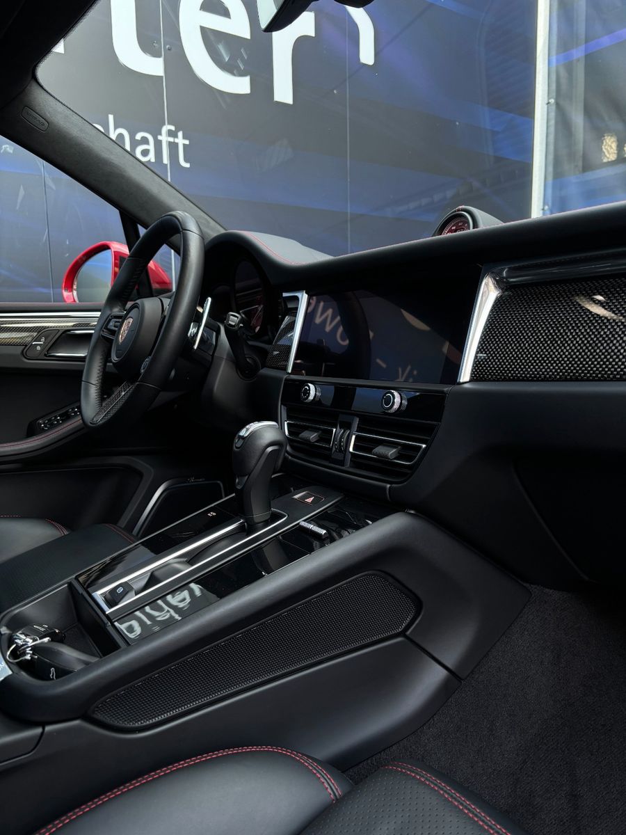 Fahrzeugabbildung Porsche Macan GTS-Pano-AHK schwenk-Carbon-Standheizung