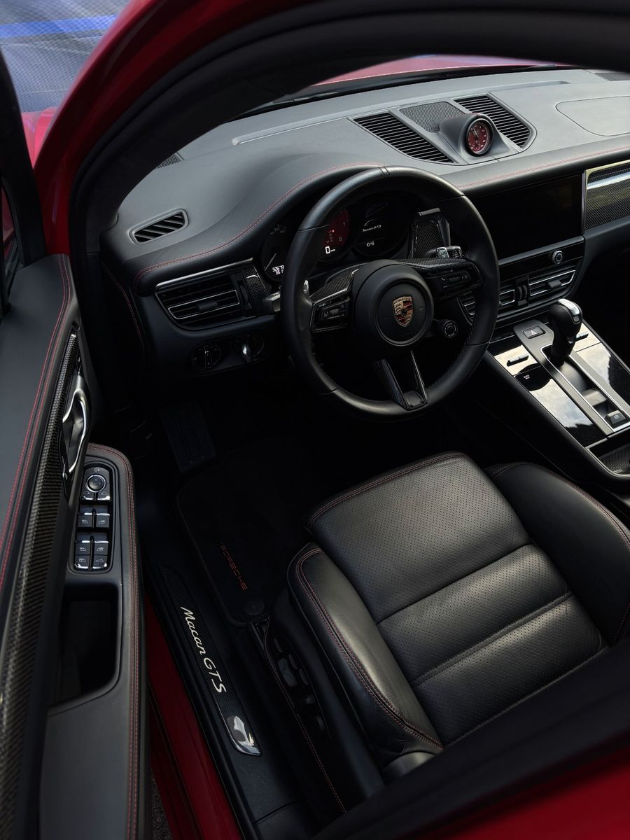 Fahrzeugabbildung Porsche Macan GTS-Pano-AHK schwenk-Carbon-Standheizung