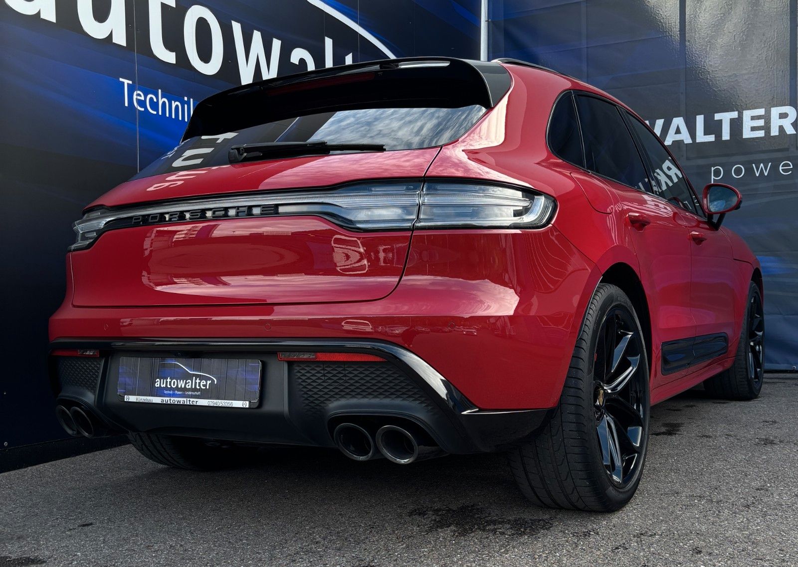 Fahrzeugabbildung Porsche Macan GTS-Pano-AHK schwenk-Carbon-Standheizung