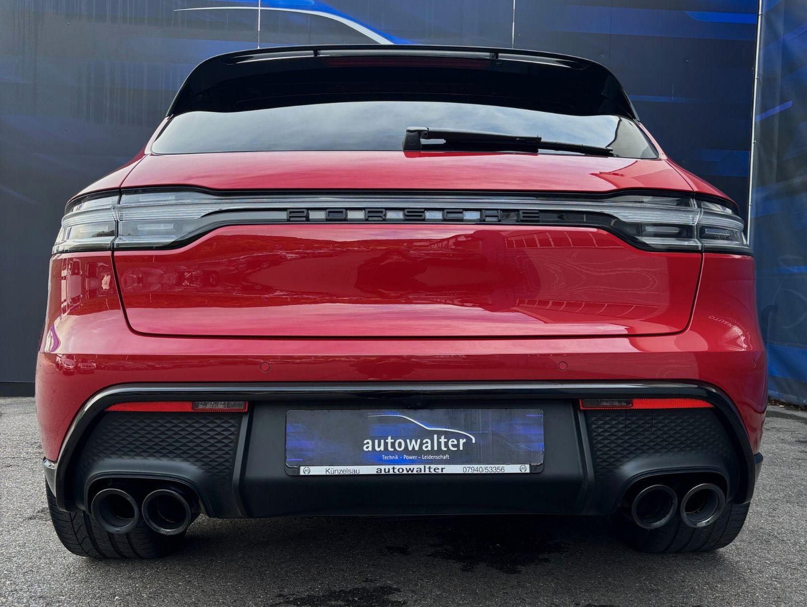 Fahrzeugabbildung Porsche Macan GTS-Pano-AHK schwenk-Carbon-Standheizung