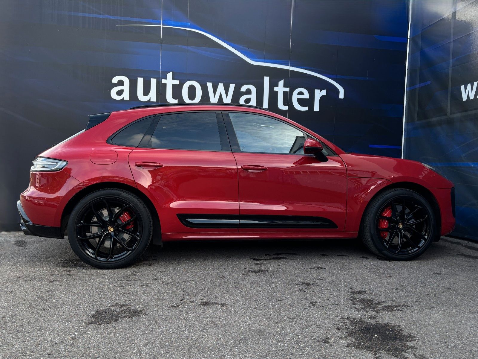 Fahrzeugabbildung Porsche Macan GTS-Pano-AHK schwenk-Carbon-Standheizung