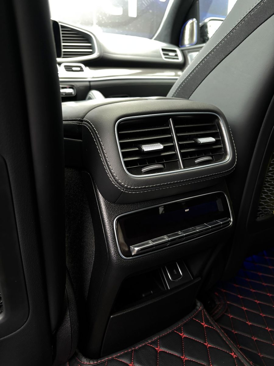 Fahrzeugabbildung Mercedes-Benz GLE 63 S AMG-Pano-HeadUp - Standheizung - Carbon