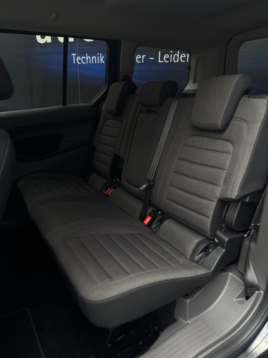 Fahrzeugabbildung Ford Grand Tourneo Connect Titanium