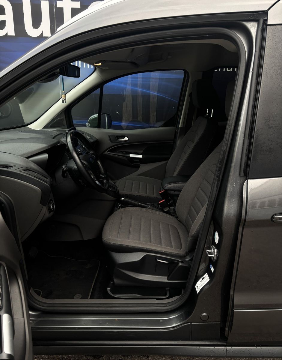 Fahrzeugabbildung Ford Grand Tourneo Connect Titanium