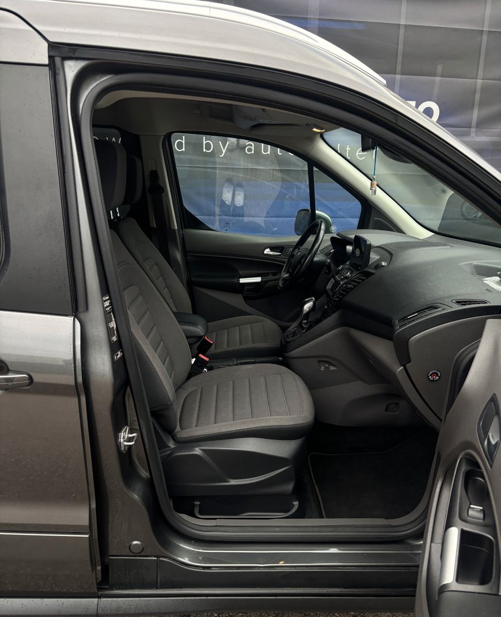 Fahrzeugabbildung Ford Grand Tourneo Connect Titanium