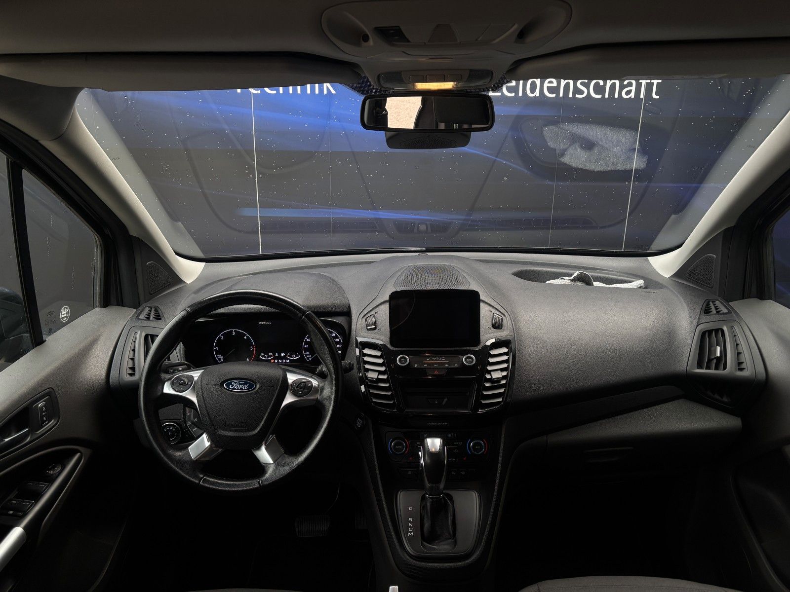 Fahrzeugabbildung Ford Grand Tourneo Connect Titanium