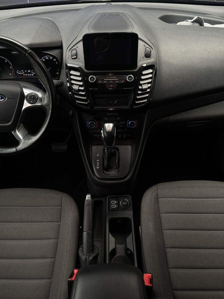 Fahrzeugabbildung Ford Grand Tourneo Connect Titanium