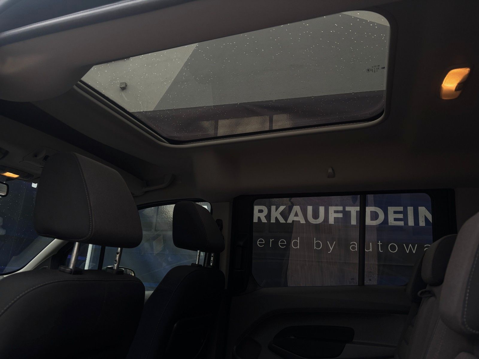 Fahrzeugabbildung Ford Grand Tourneo Connect Titanium