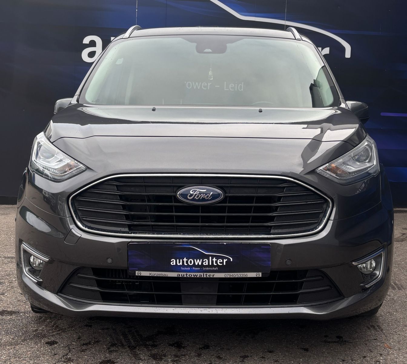 Fahrzeugabbildung Ford Grand Tourneo Connect Titanium