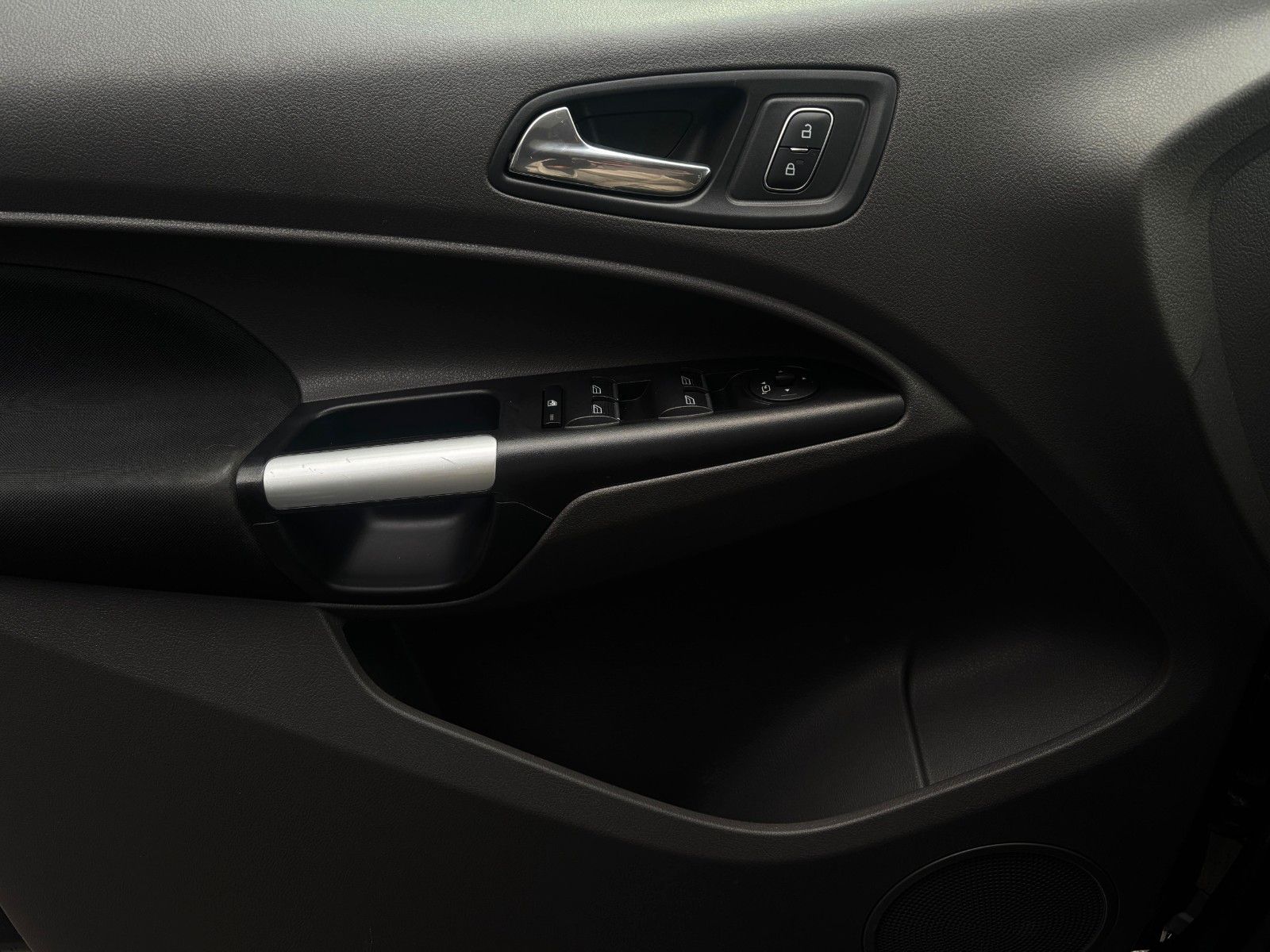 Fahrzeugabbildung Ford Grand Tourneo Connect Titanium