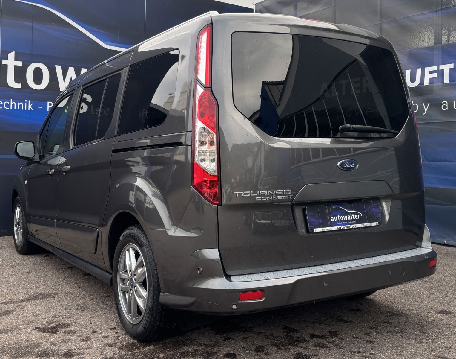 Fahrzeugabbildung Ford Grand Tourneo Connect Titanium