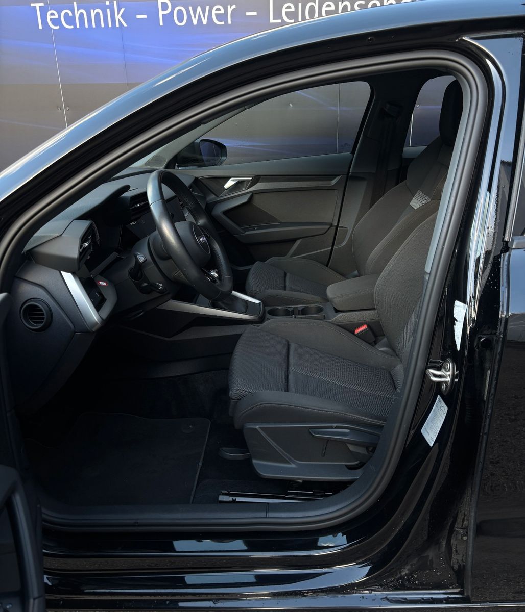 Fahrzeugabbildung Audi A3 Sportback 30 TFSI basis