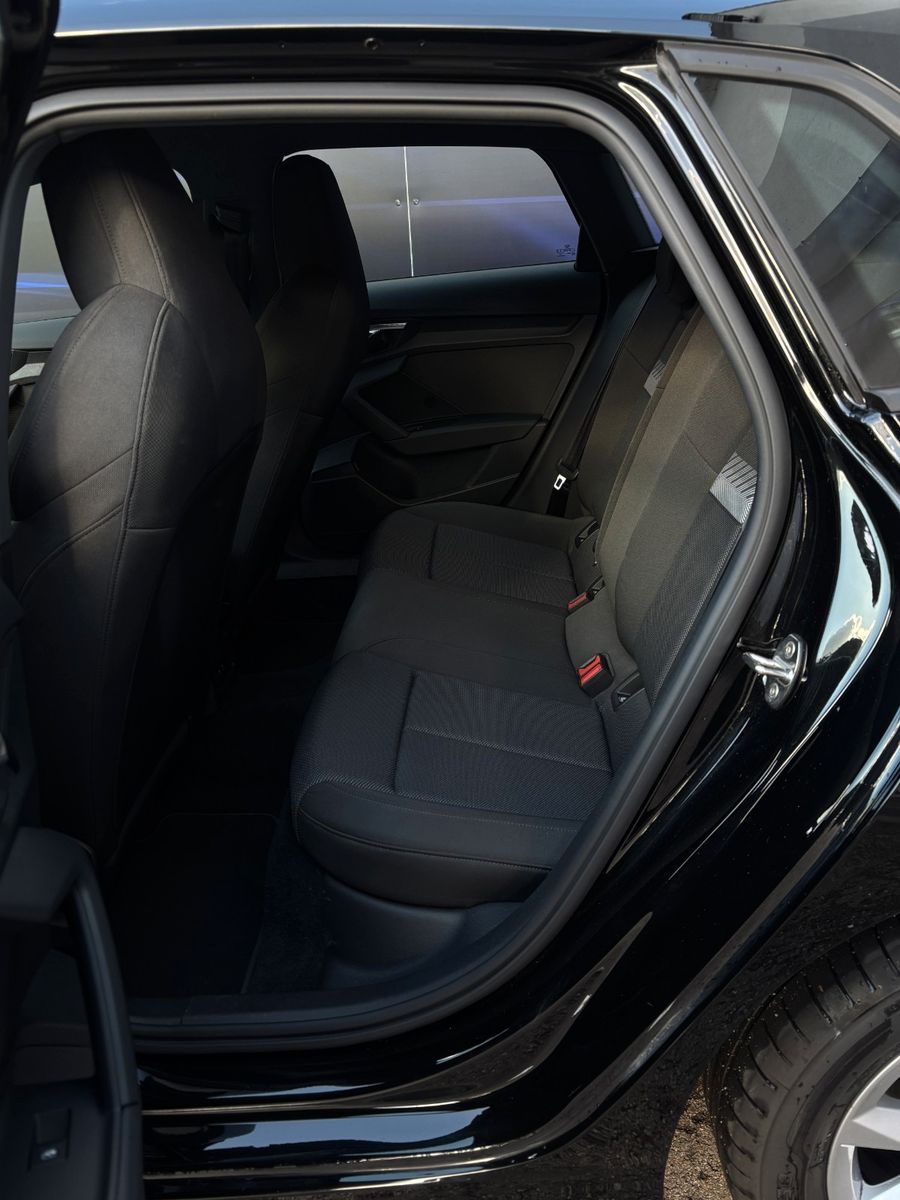 Fahrzeugabbildung Audi A3 Sportback 30 TFSI basis