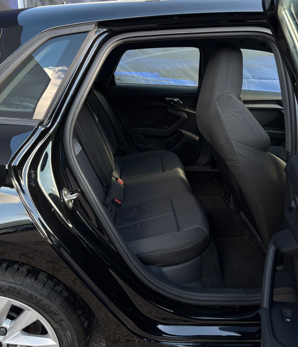 Fahrzeugabbildung Audi A3 Sportback 30 TFSI basis