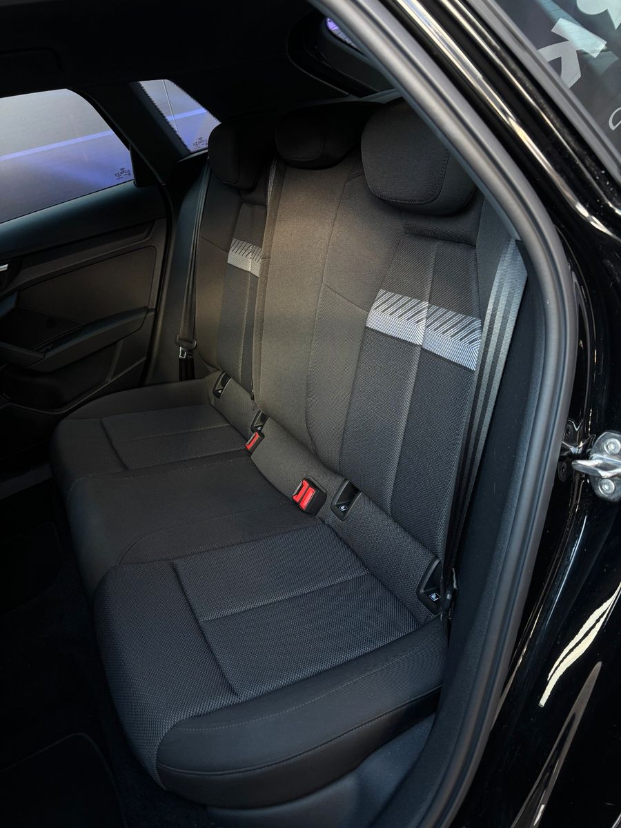 Fahrzeugabbildung Audi A3 Sportback 30 TFSI basis