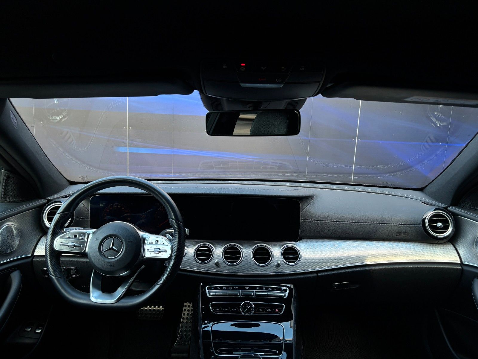 Fahrzeugabbildung Mercedes-Benz E 300 d AMG Line