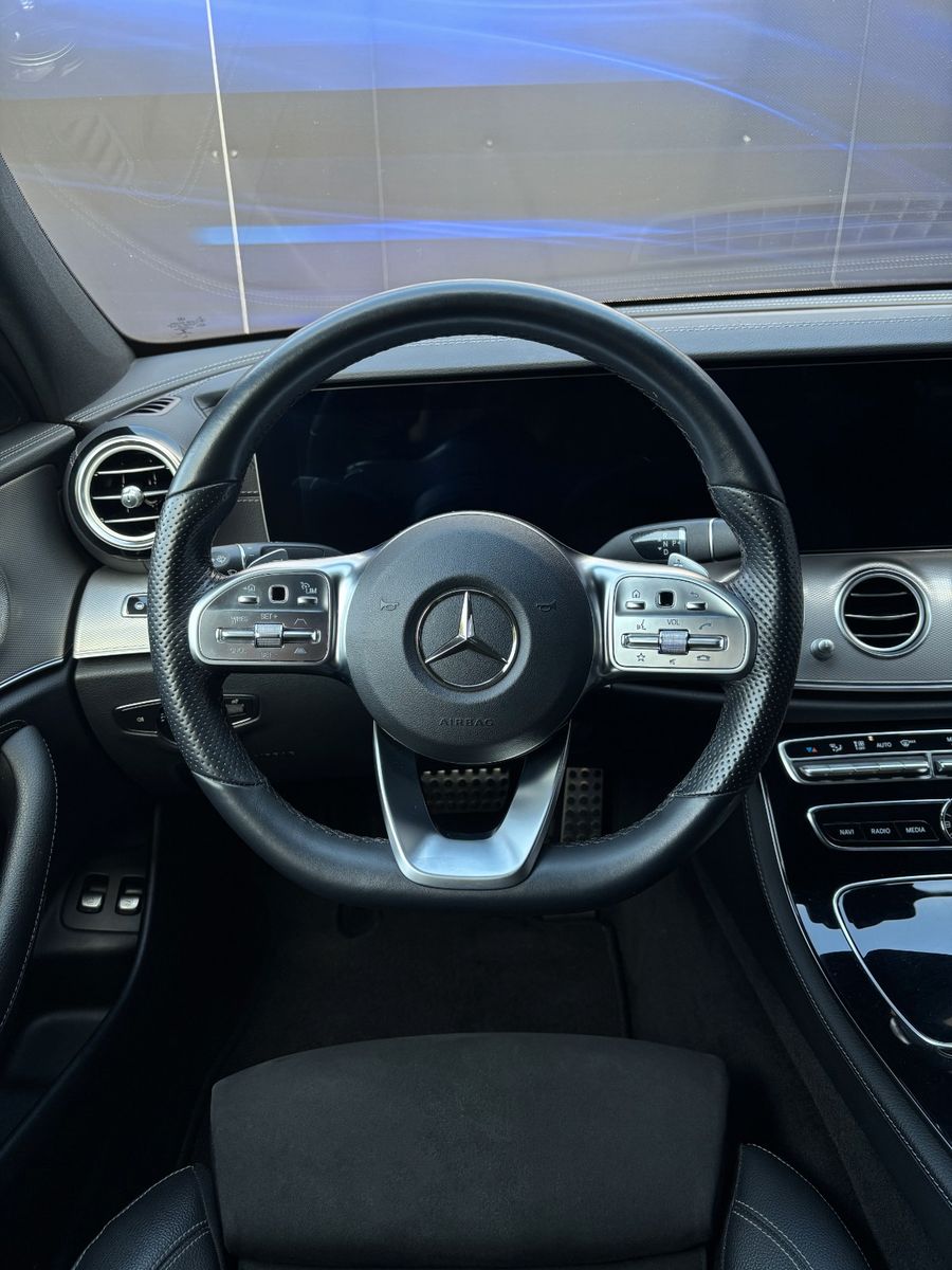 Fahrzeugabbildung Mercedes-Benz E 300 d AMG Line