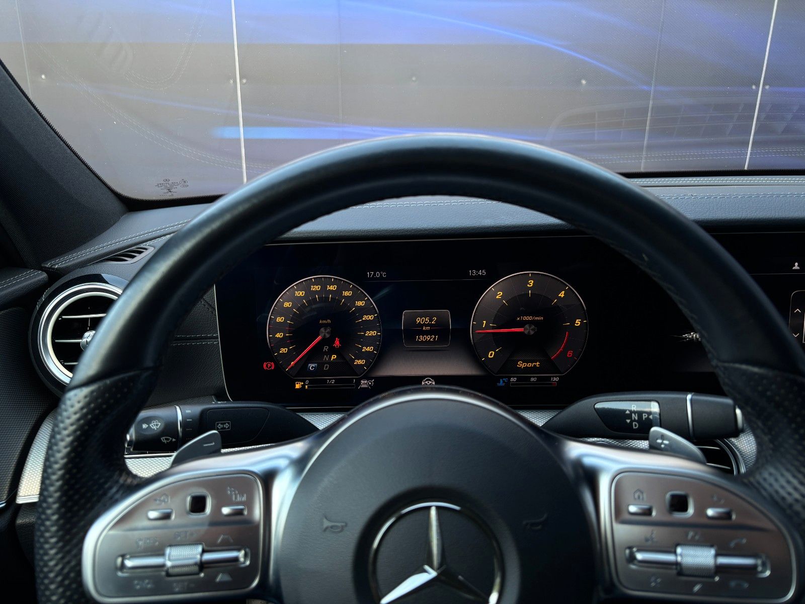 Fahrzeugabbildung Mercedes-Benz E 300 d AMG Line